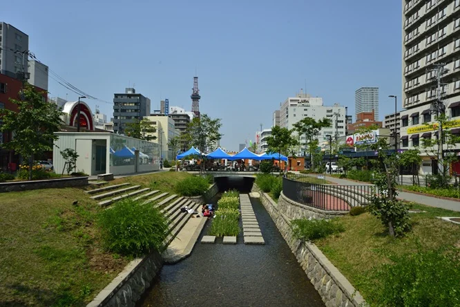 創成川公園　徒歩10分
