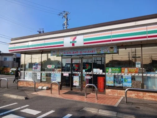 セブンイレブンまで1300m
