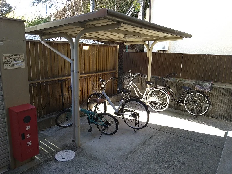 駐輪場　原付＆自転車のみ駐輪可能