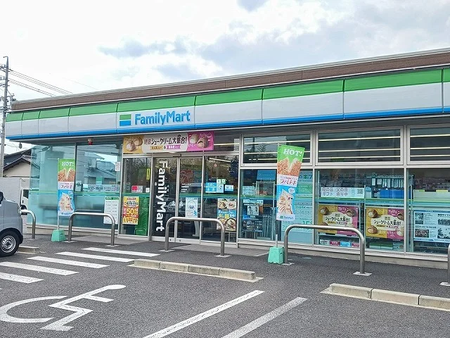 ファミリーマート　扶桑高雄店まで400m