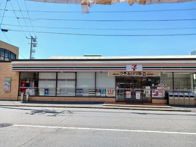 セブンイレブン周南築港町店まで170m