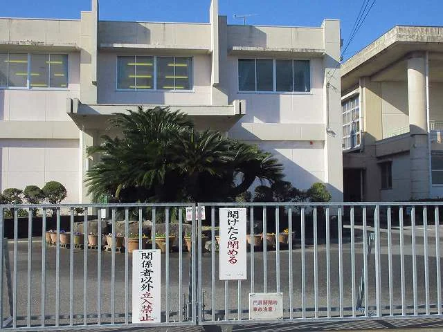 佐賀市立南川副小学校まで350m