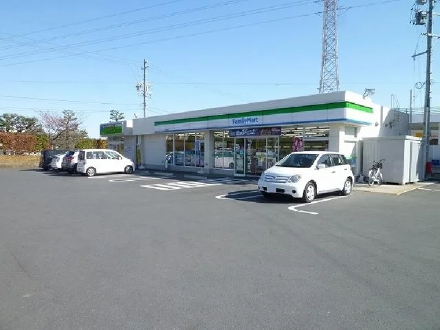 ファミリーマート浜松住吉店まで650m