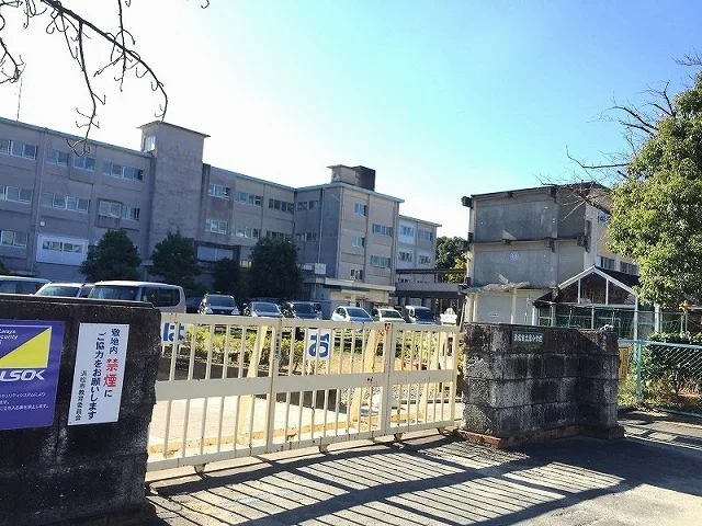 浜松市立泉小学校まで1000m