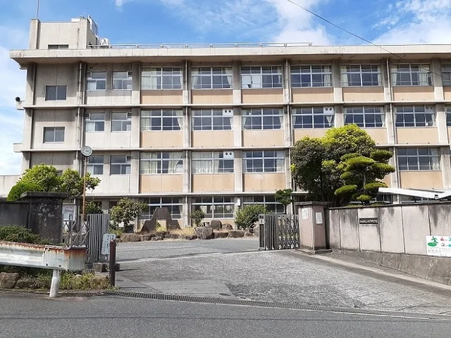 大門中学校まで71m