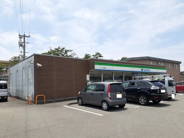 ファミリーマート えびの飯野店まで700m
