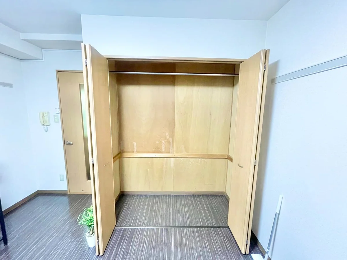 ※撮影用の観察植物・食器調理器具・雑貨類等はございません。※写真は現況優先