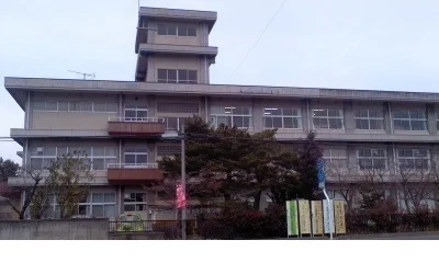 岡山小学校まで2100m