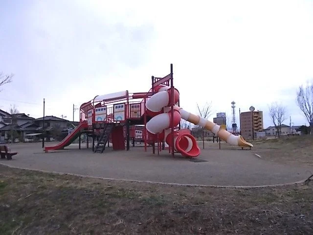 羽島中央公園まで56m