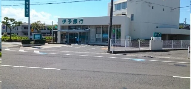 伊予銀行高松東支店さんまで460m