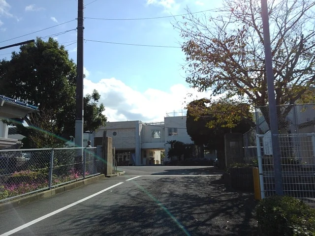 上西郷小学校まで700m
