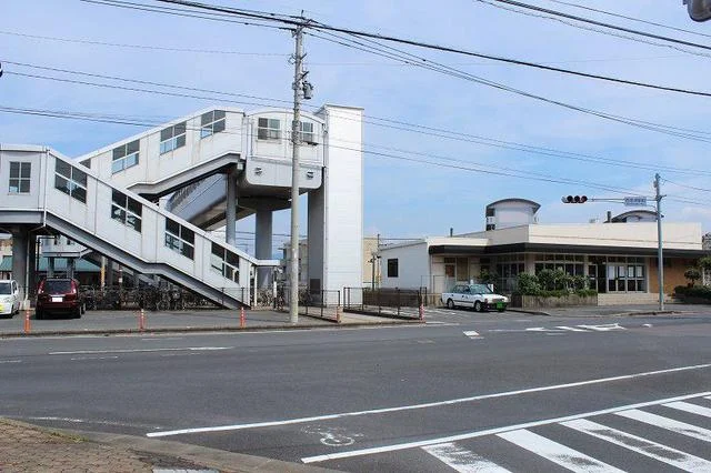 西唐津駅まで600m