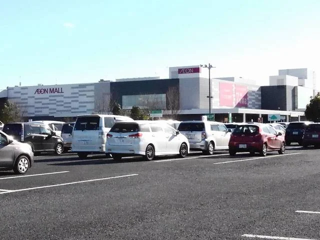 イオン様まで876m