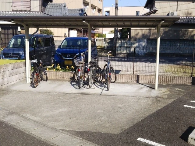 屋根付き駐輪場