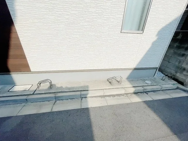 自転車置場　自転車のみ駐輪可