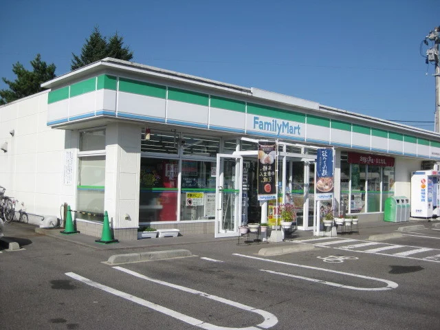 ファミリーマート喜多方稲荷橋まで1400m