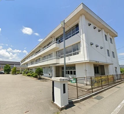 会津美里町立本郷中学校まで1200m