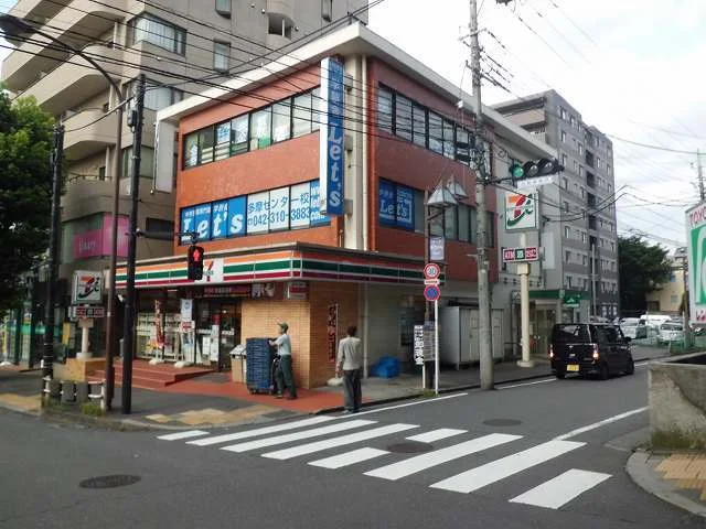 セブンイレブンまで300m