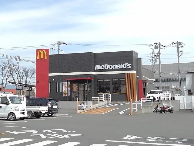 マクドナルド南アルプスガーデンまで2200m