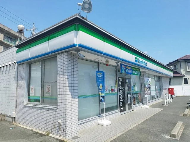 ファミリーマートまで500m