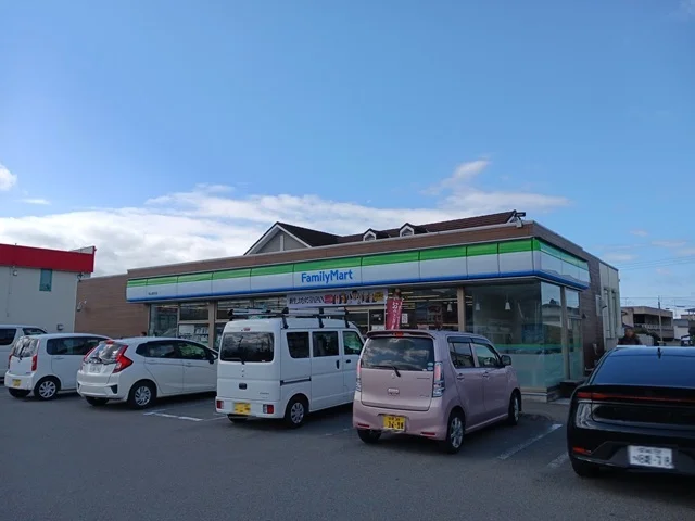 ファミリーマート束本店様まで700m