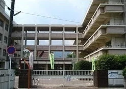 八幡小学校まで260m
