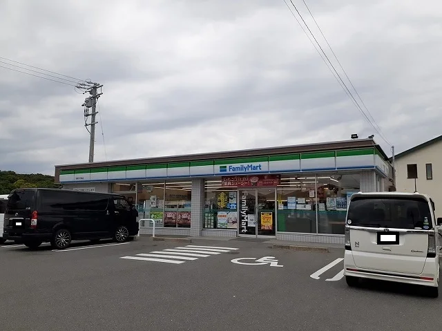 ファミリーマート鈴鹿千代崎店まで290m