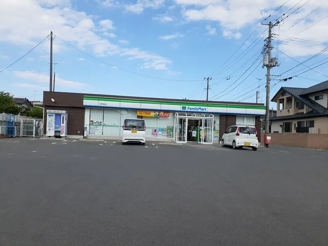 ファミリーマート原町南町店まで400m