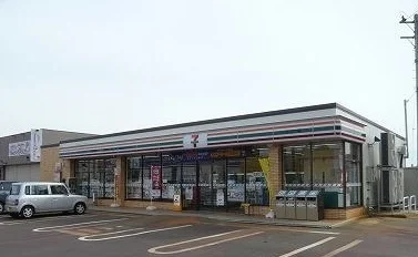 セブンイレブン燕井土巻店まで450m