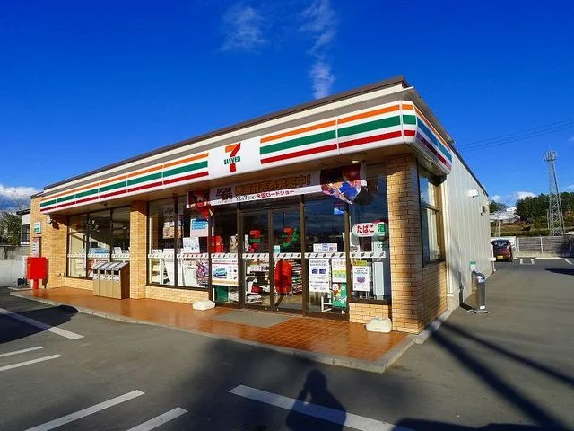 セブンイレブン新里町小林店まで500m
