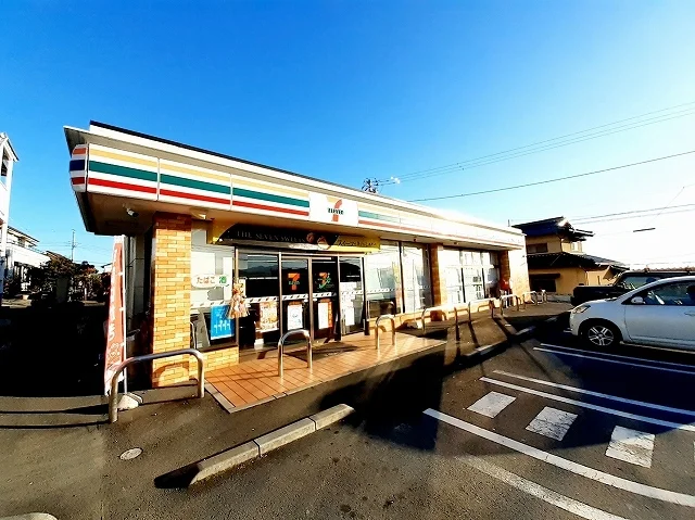 セブンイレブン 万野原店まで700m
