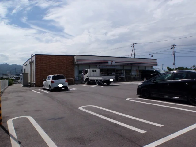 セブンイレブン三豊詫間町店まで550m