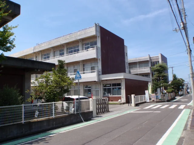丸亀市立垂水小学校まで600m