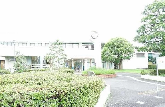 東久留米市立中央図書館まで600m