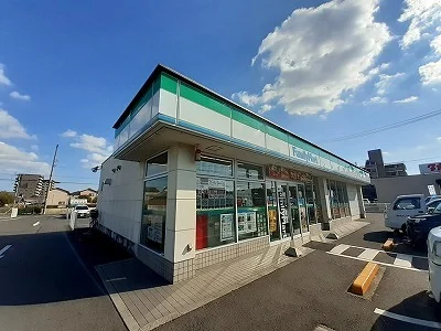 ファミリーマートサンフラワー店まで290m
