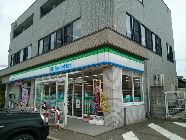 ファミリーマート天野店まで140m