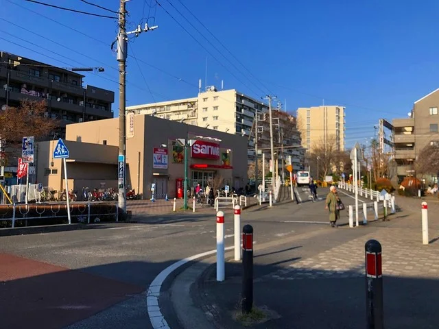 Ｓａｎｗａ　東林間西口店まで1100m