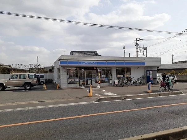 ローソンさいたま八王子3丁目店まで550m