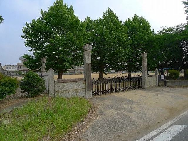 太田市立生品小学校まで1600m
