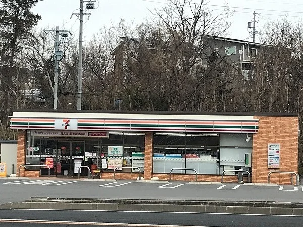 セブンイレブンまで100m