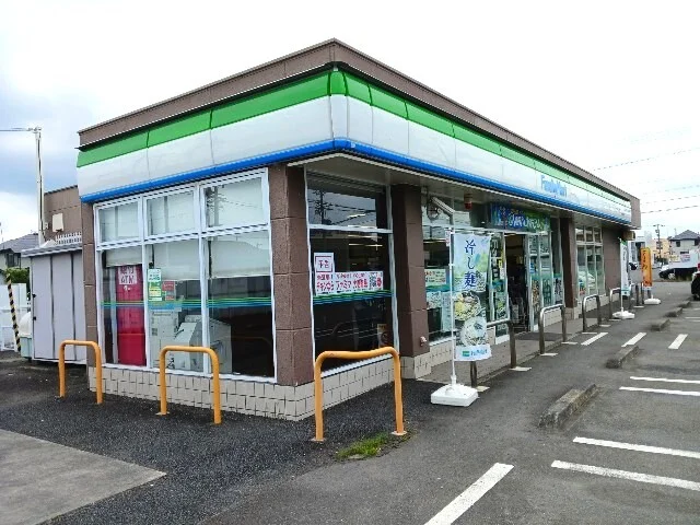 ファミリーマート  掛川富部店まで260m
