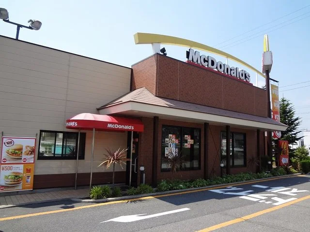 マクドナルドまで51m