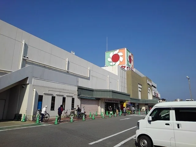 イズミヤ和歌山店様まで500m