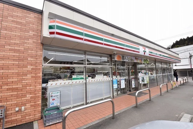 セブンイレブン石川南町店まで1400m