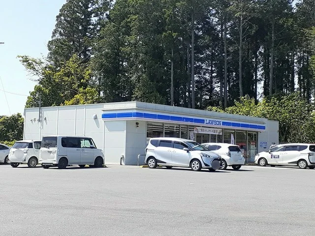 ローソン　内原町店まで500m