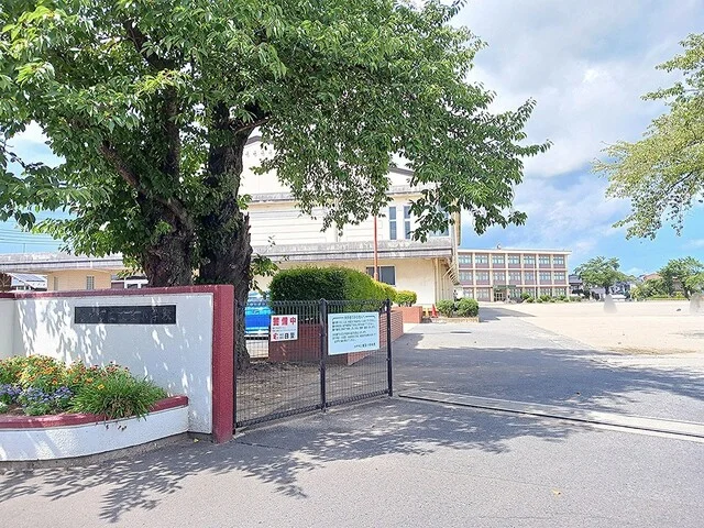 水戸市立渡里小学校まで718m