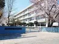 上柴西小学校まで1100m