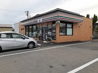 セブンイレブン佐久根々井店まで84m