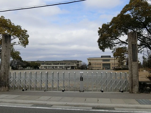 本巣市立真桑小学校まで1500m