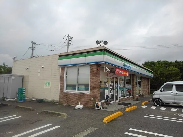 ファミリーマート豊中町店まで800m